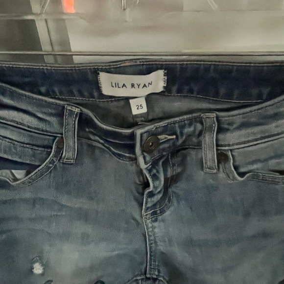 Lilia Ryan’s jeans shots! - Picture 2 of 3